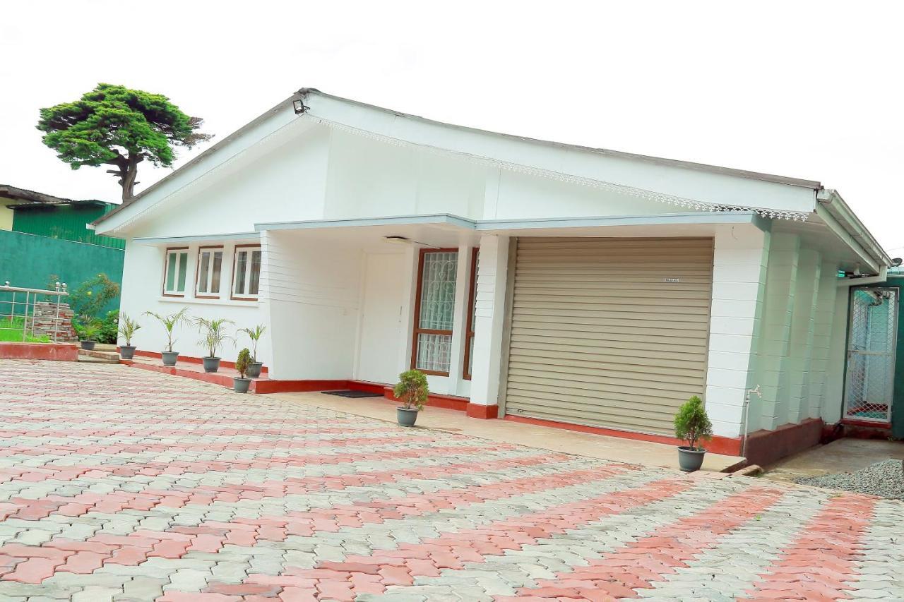 Oyo 238 Selva'S Guest House Нувара-Элия Экстерьер фото